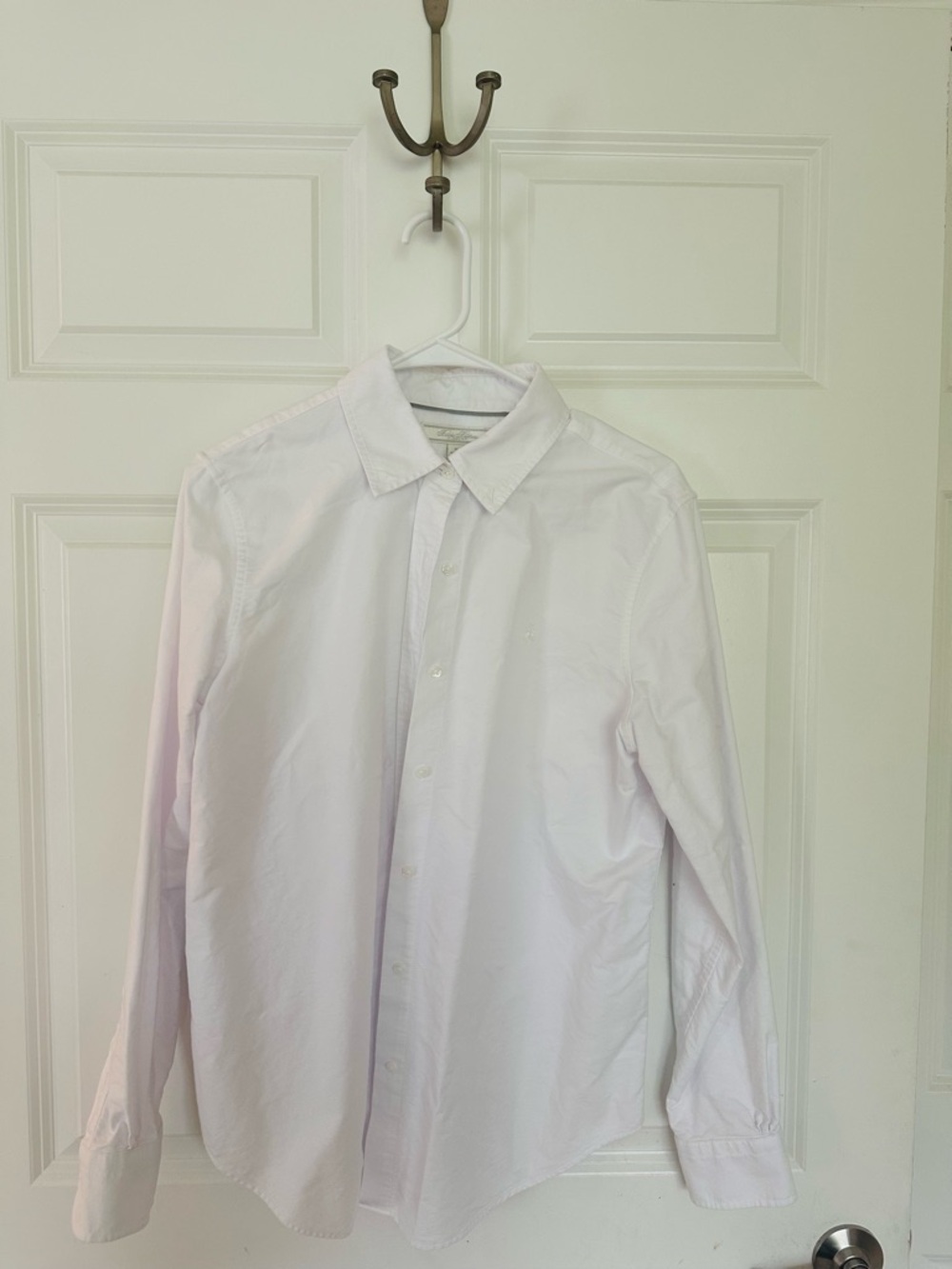 Brooks Brothers Women’s White Relaxed-Fit Long-Sleeve Button-Down Shirt